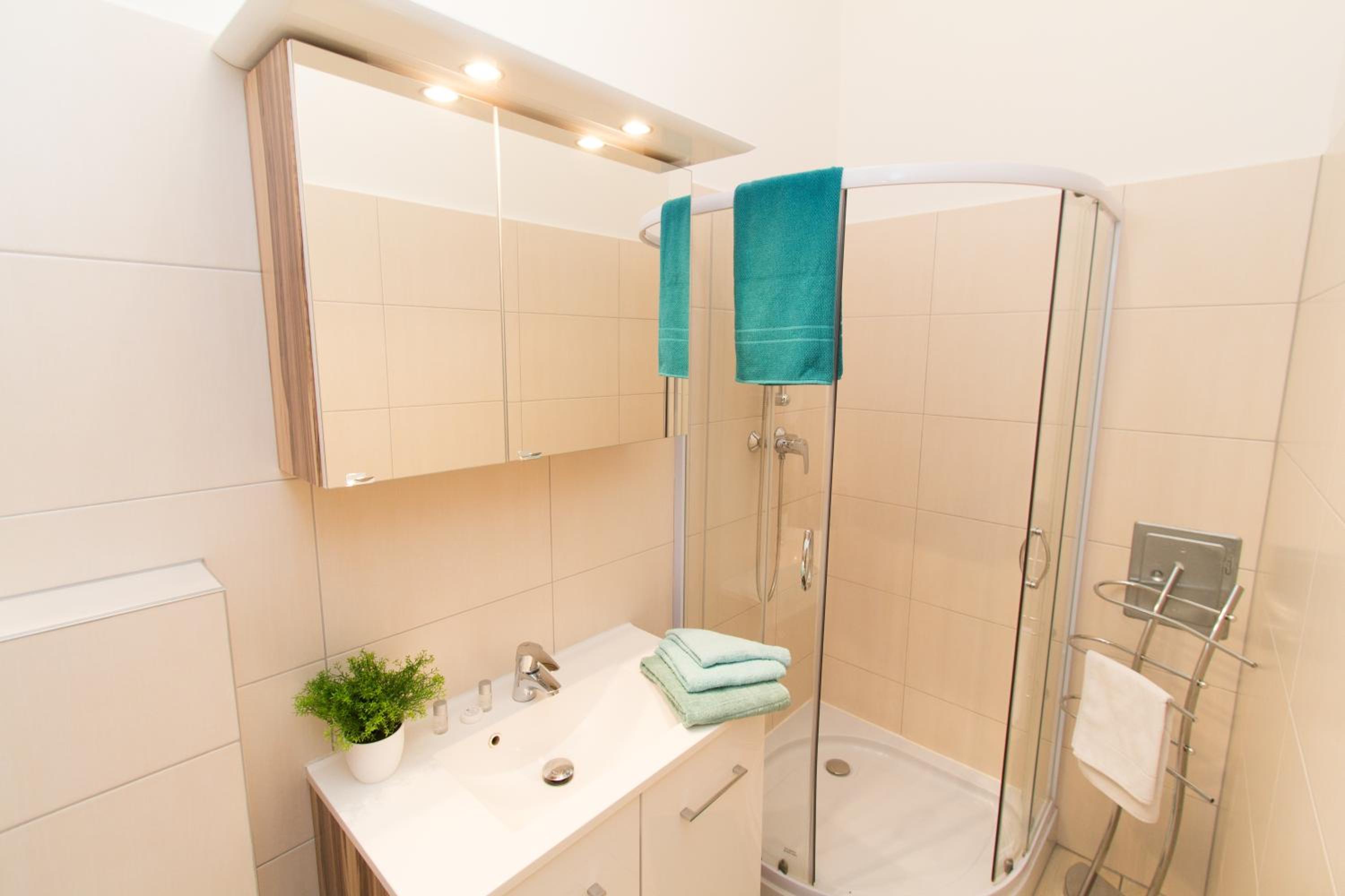 CheckVienna - Apartment Diefenbachgasse 10/12
