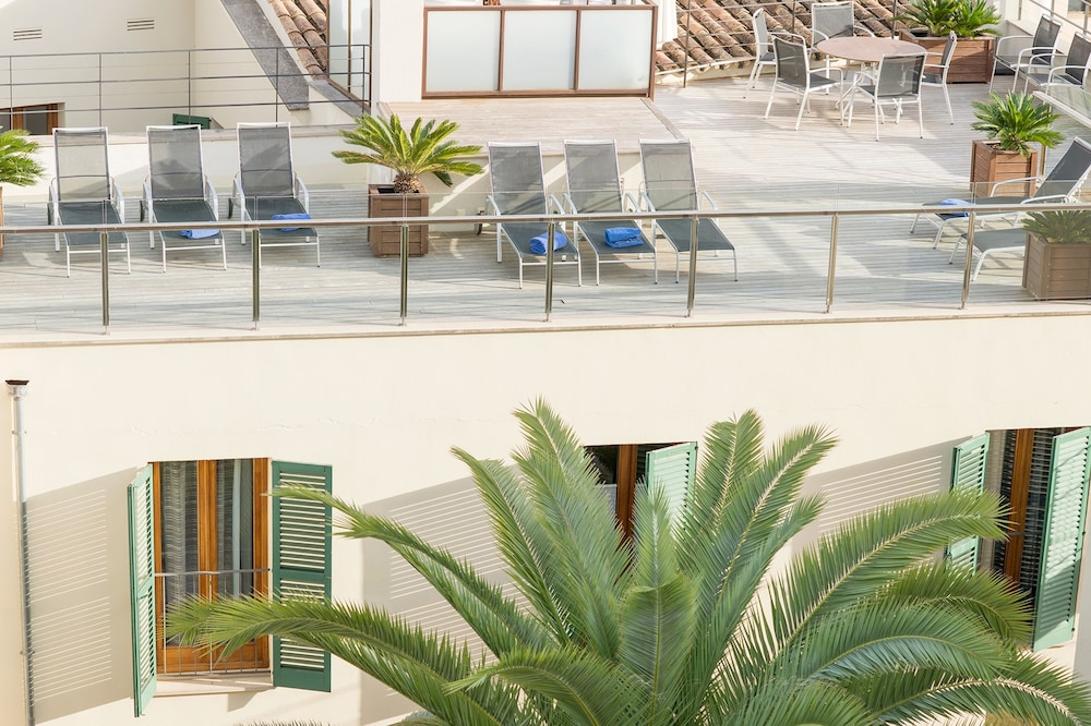 Petit Palace Hotel Tres 54/70