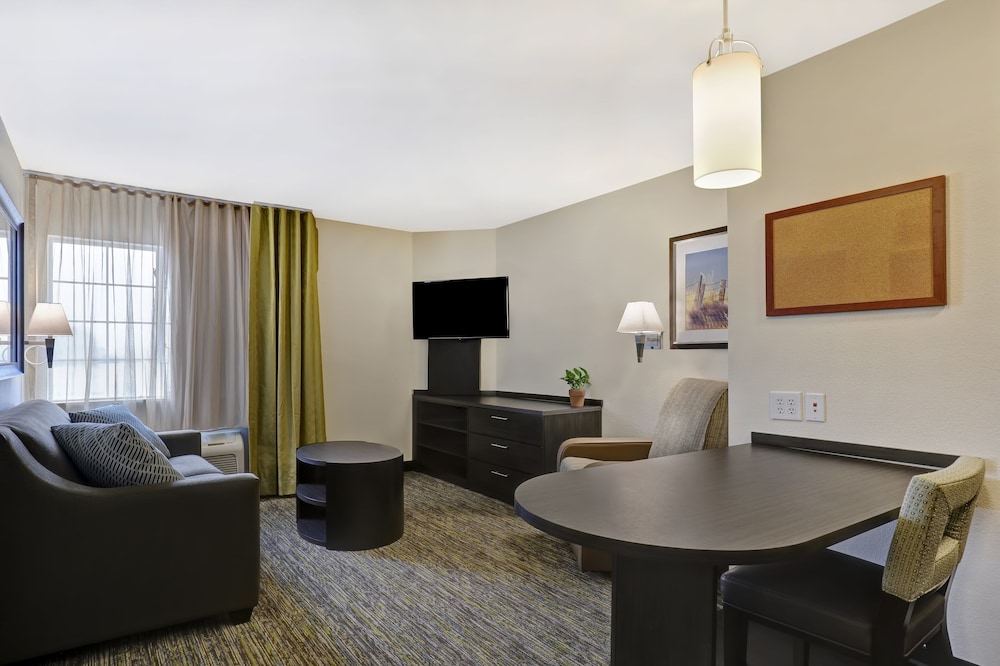 Candlewood Suites Indianapolis - South 46/77