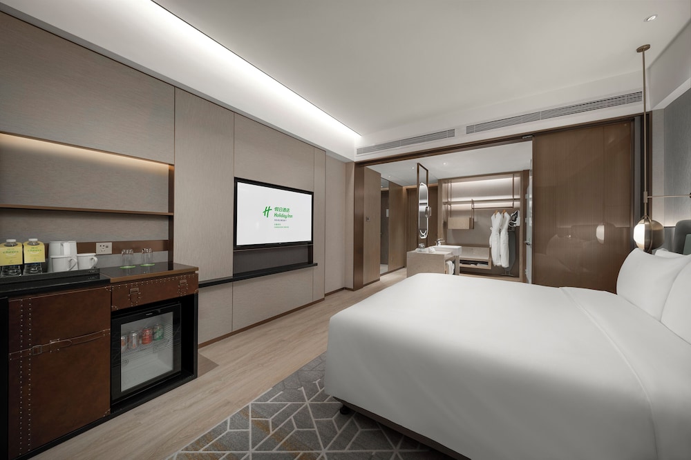 HOLIDAY INN Changchun Jingyue 12/48
