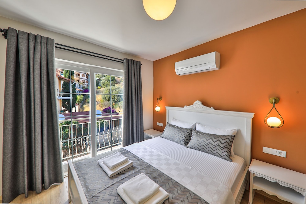 Lora Kas Otel 4/17