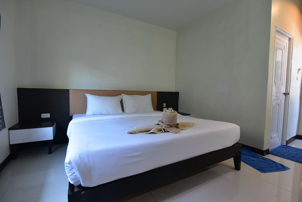 Varin Beach Resort 37/75