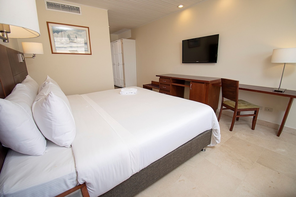 PREMIUM, KING BED, CITY VIEW, ACCESSIBLE