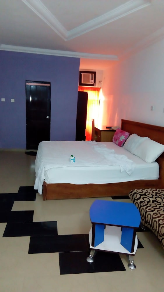 Seadry Suites 13/24