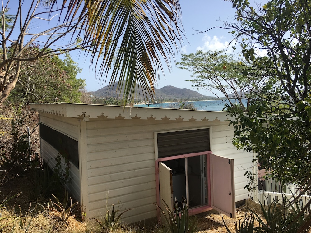 Green Roof Inn 1/50