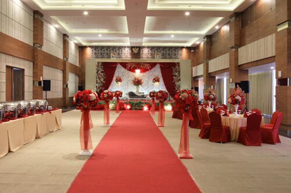 West Point Hotel 25/33