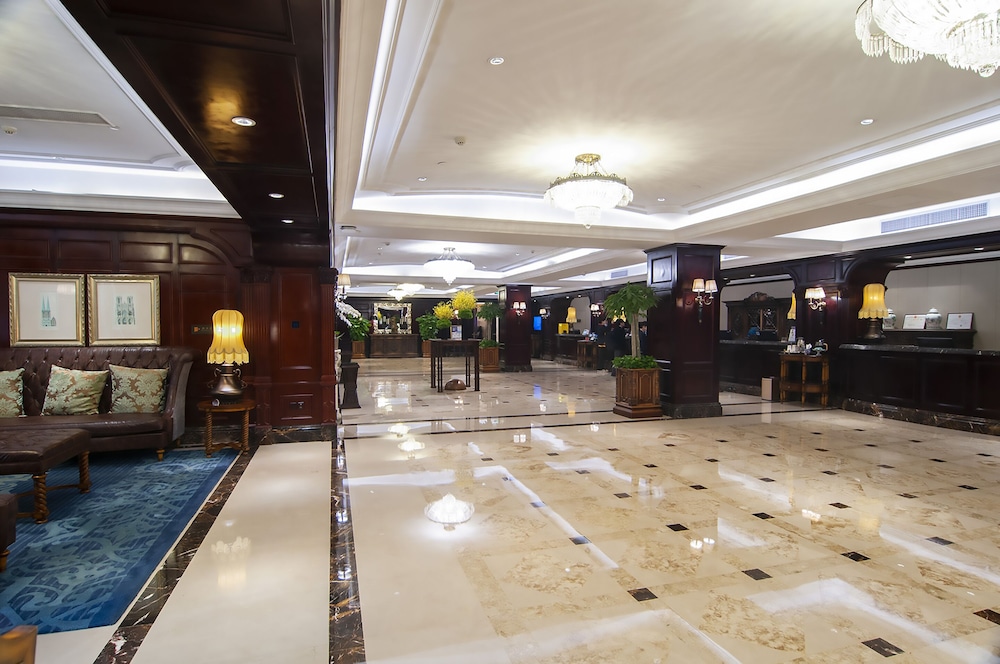 Royal Grace Hotel 7/49