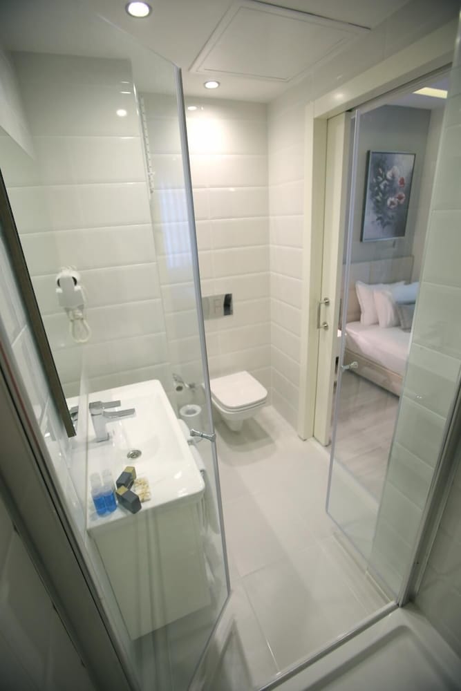 Rawda Hotel Bakirkoy 15/24
