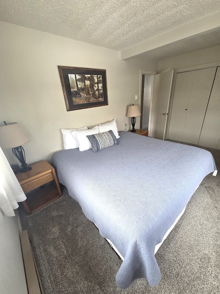Twin Rivers Condominiums by Alderwood Colorado Management 7/47