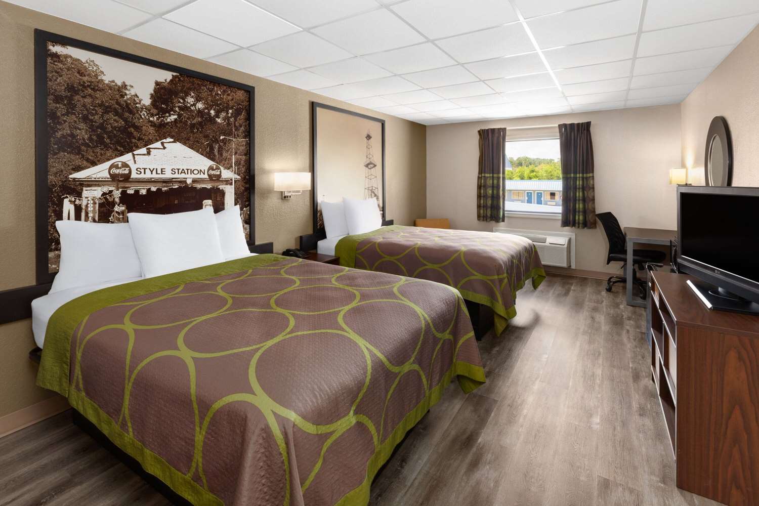 Super 8 By Wyndham Buffalo 8/22