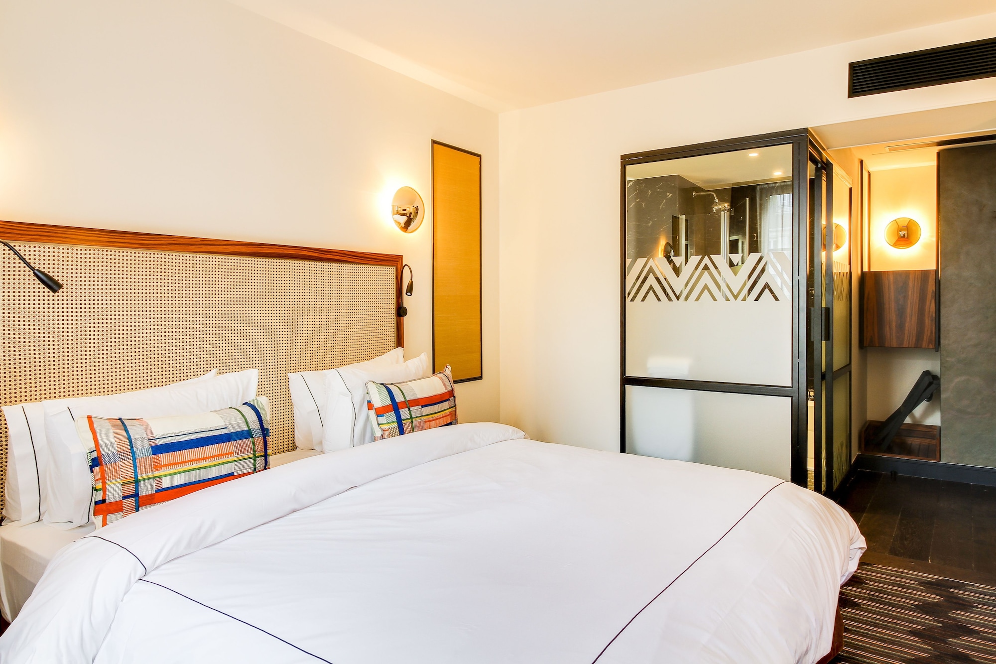 LA MÔME, DOUBLE BED