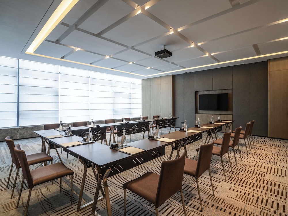 Sofitel Hangzhou Yingguan Hotel 68/76