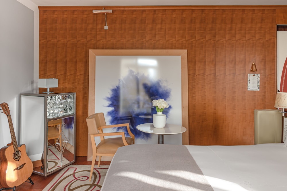 Le Royal Monceau Raffles Paris 48/80