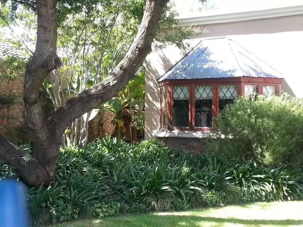 Town And Country Guest House 44/50