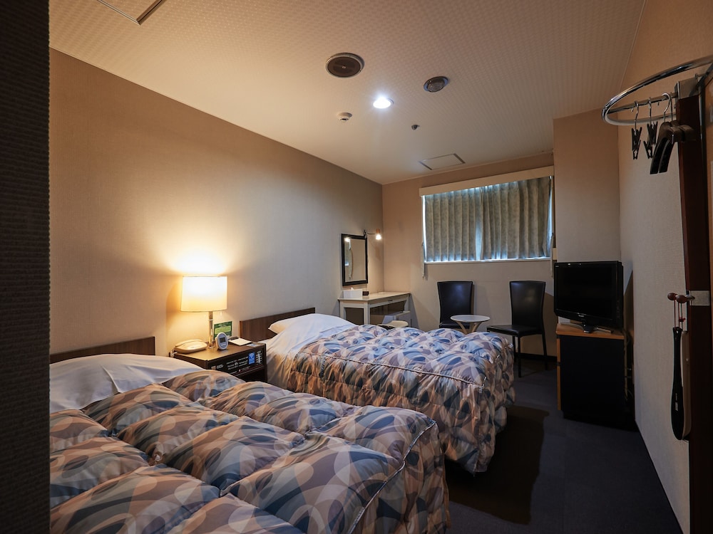 STANDARD, TWIN BEDS, CITY VIEW