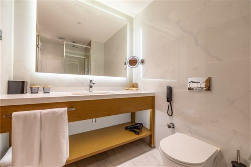 Deluxe, Double Bed, Sea View, Balcony 2/3