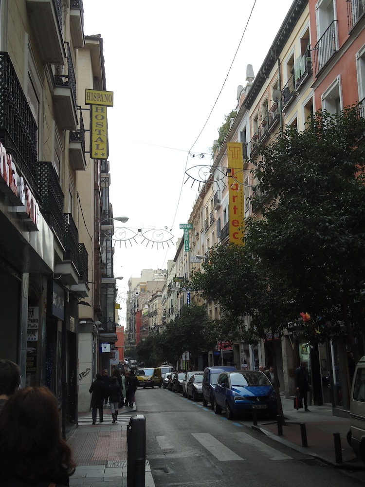 Hostal Hispano 65/67