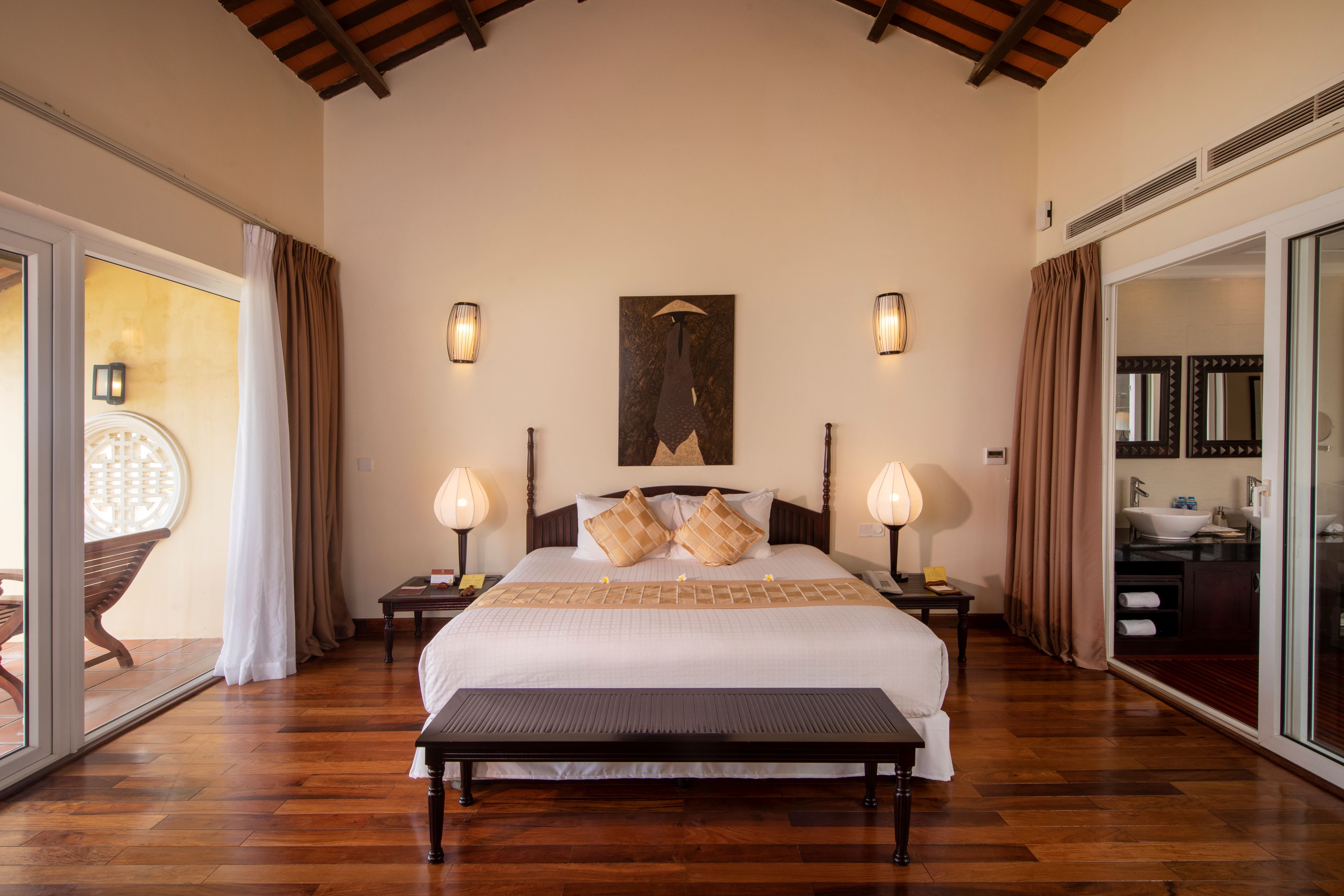 Suite, King Bed