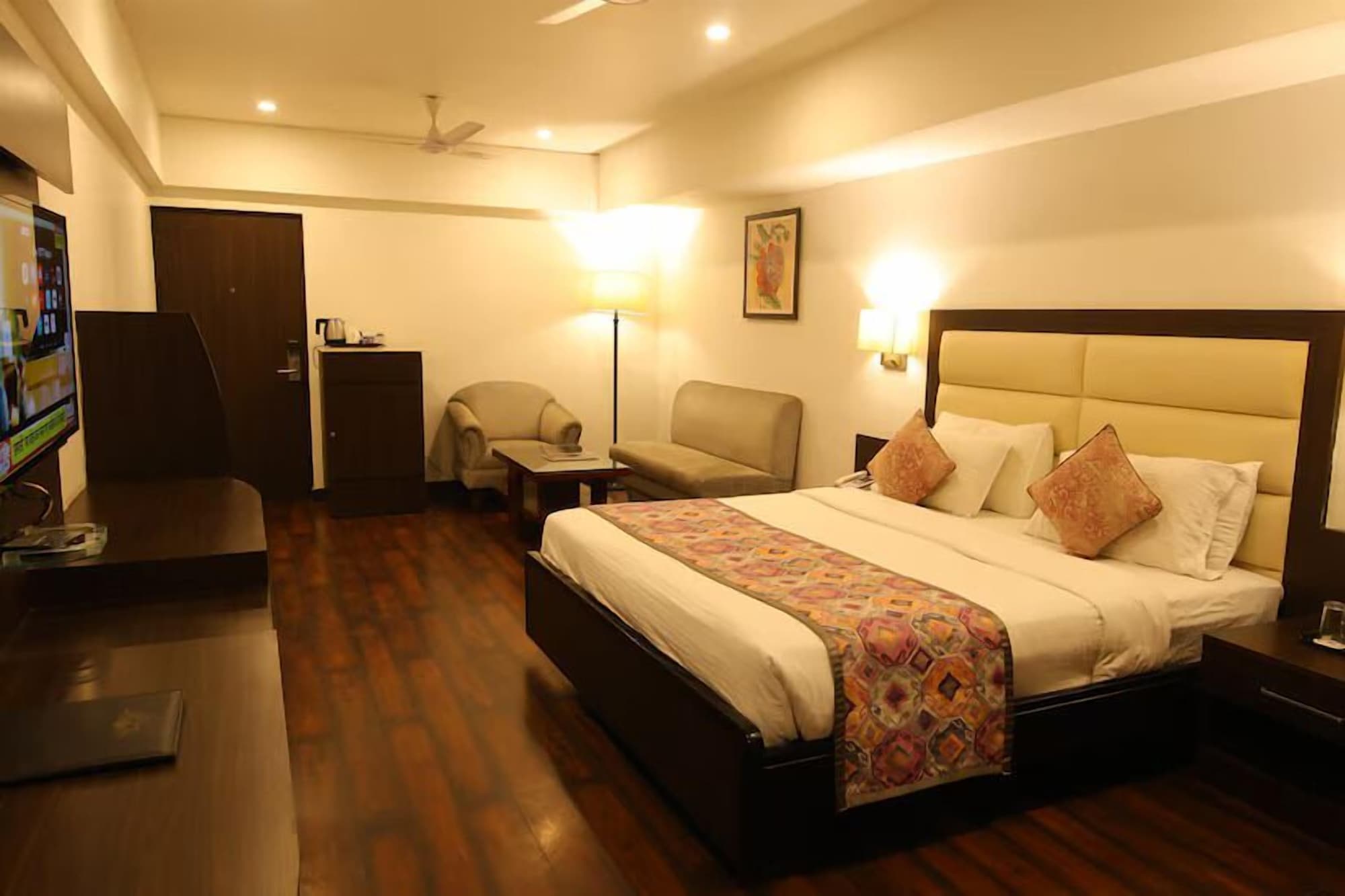 CLUB, KING BED, EXECUTIVE LEVEL