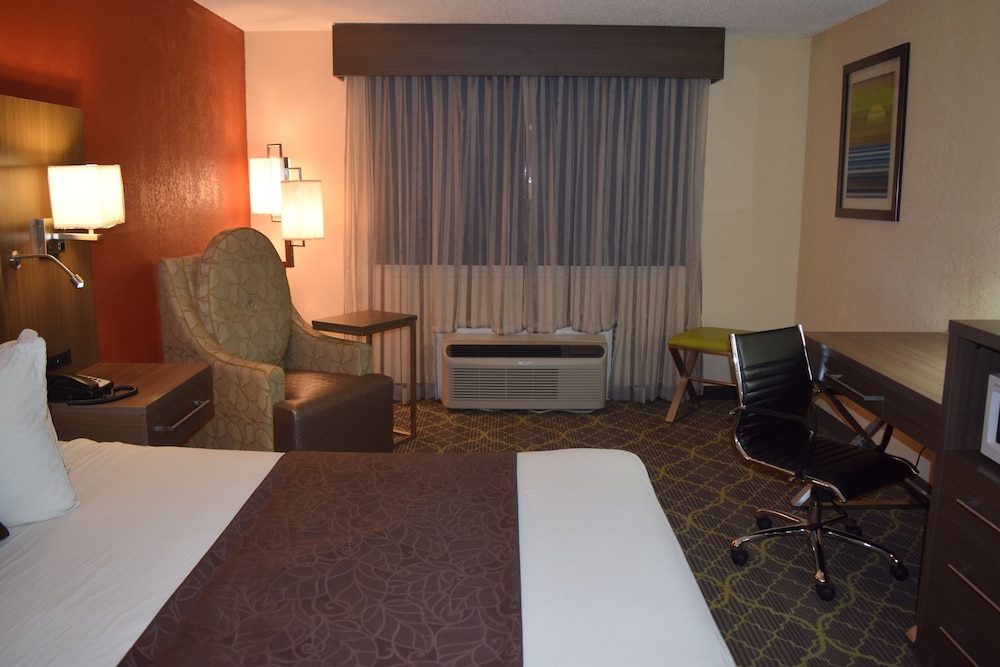 Best Western West Hills Inn Chadron 23/33