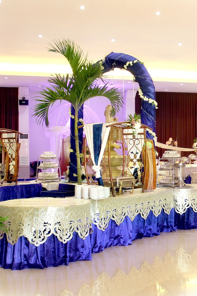Prima Sr Hotel & Convention 12/50