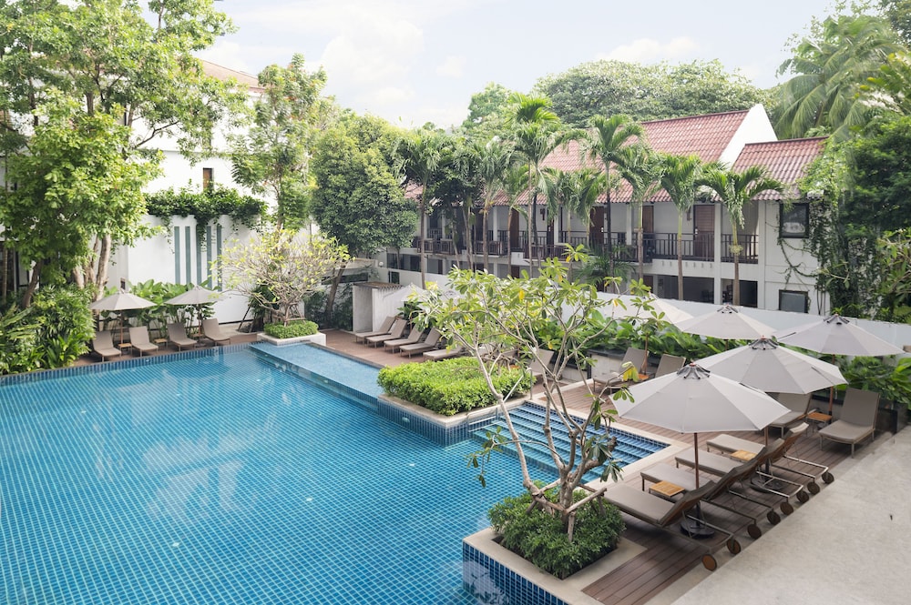 Woodlands Suites Serviced Residences 42/50