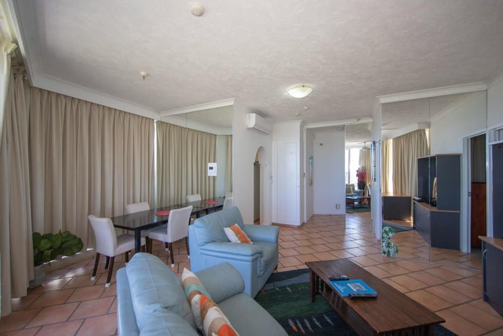 BEACHSIDE TOWER 33/64