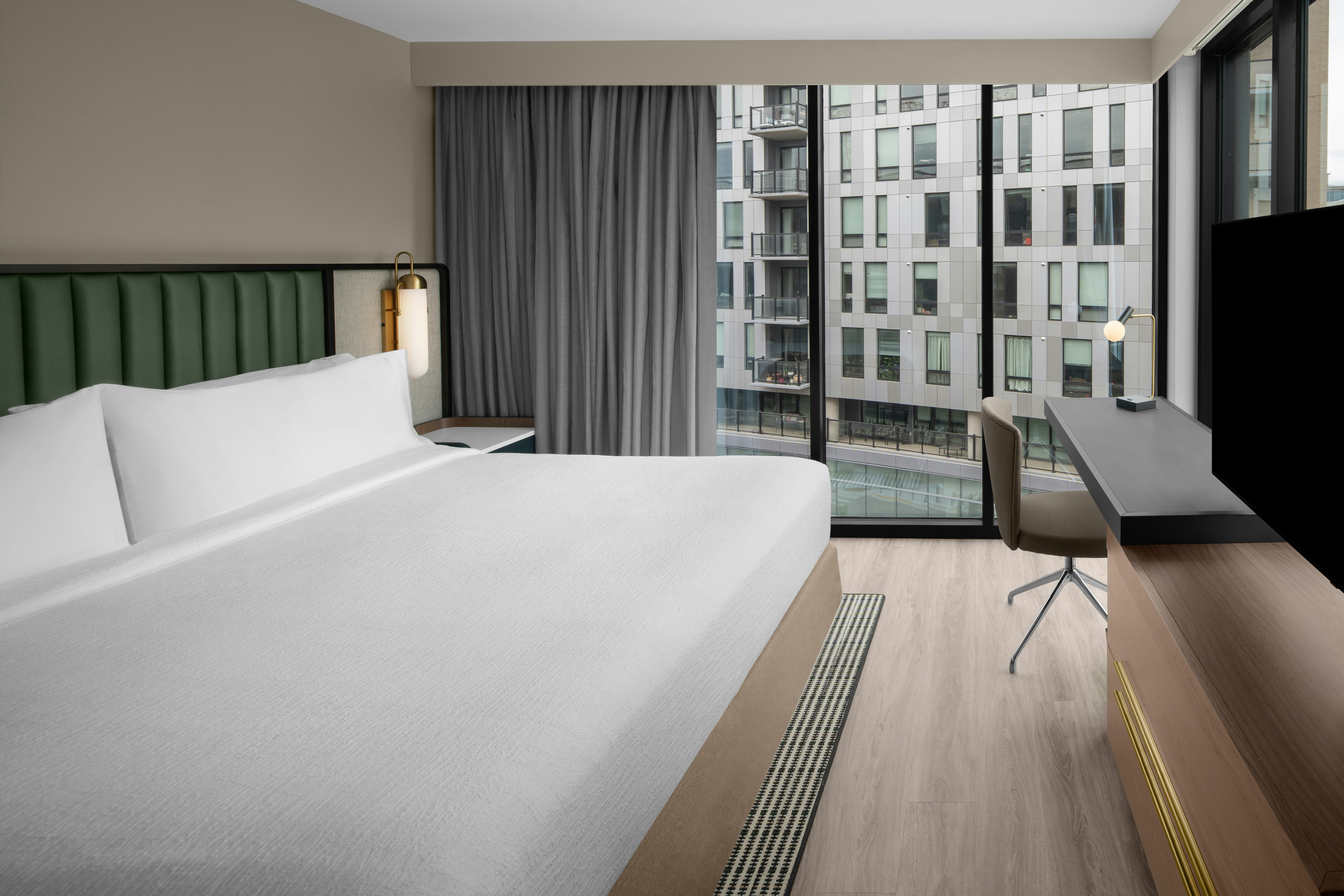 1 BEDROOM, SUITE, KING BED, ACCESSIBLE