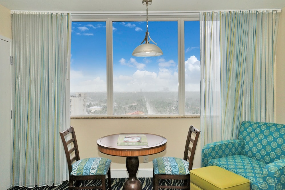 Hollywood Beach Tower 46/71