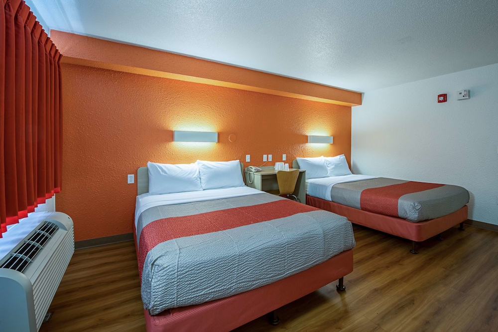 Motel6 Hammond, IN - Chicago Area 37/59