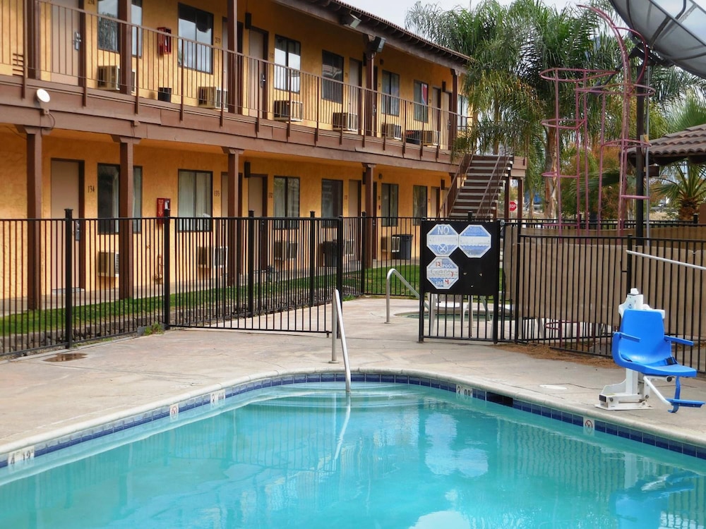 Best Economy Inn n Suites 17/67