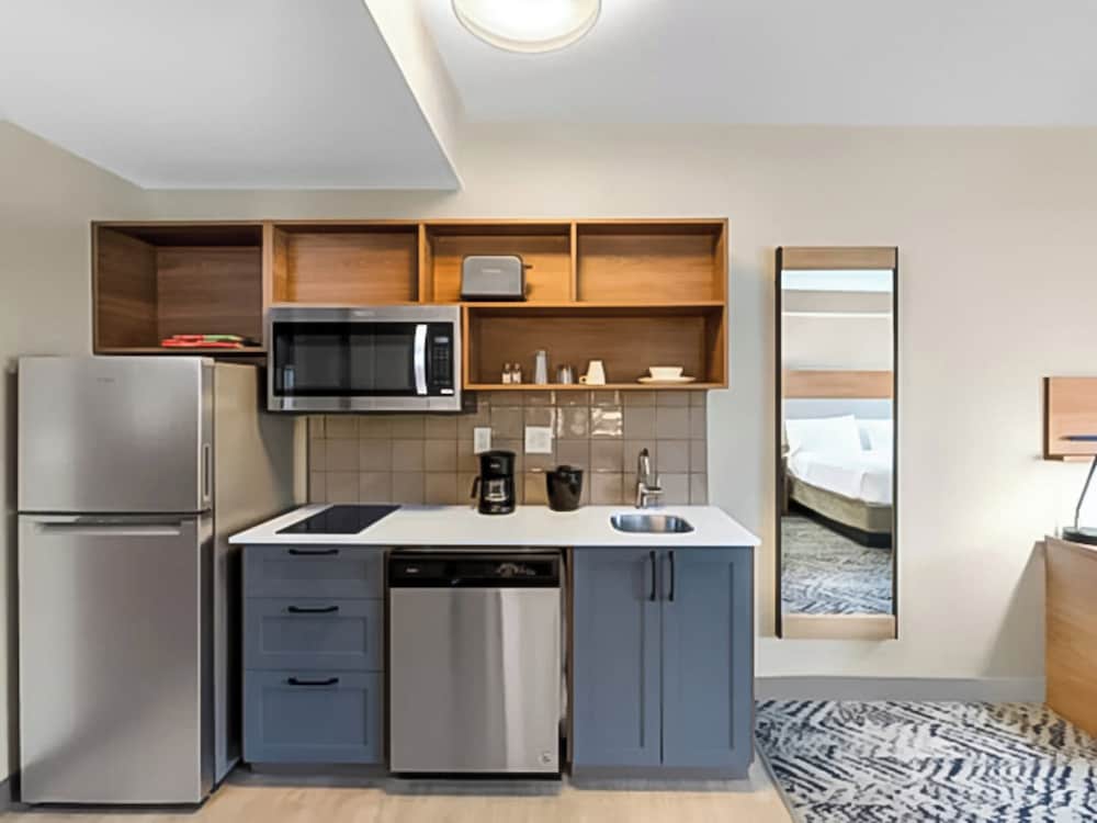 Candlewood Suites Indianapolis Northwest 64/74