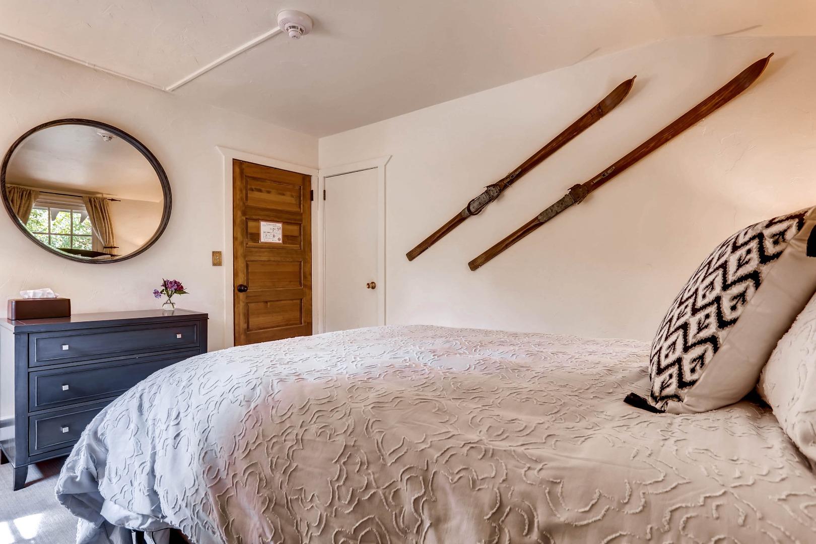 Private, Private Bathroom, Ski Tip Lodge 3/4