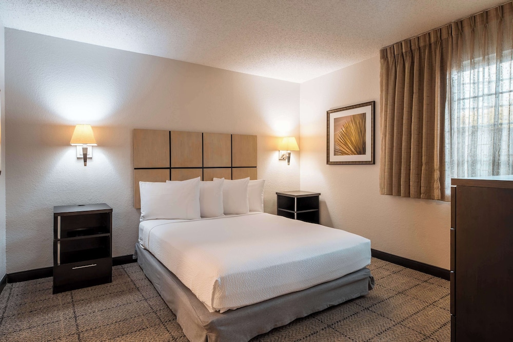 1 BEDROOM, SUITE, 2 QUEEN BEDS