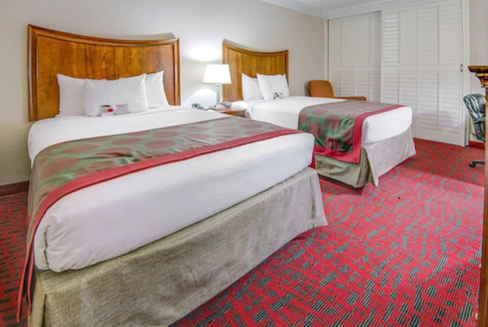 Ramada By Wyndham Metairie New Orleans Airport 10/31