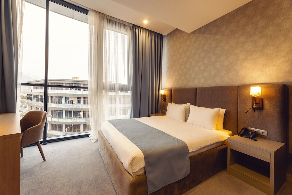 Meta Business Hotel 7/50