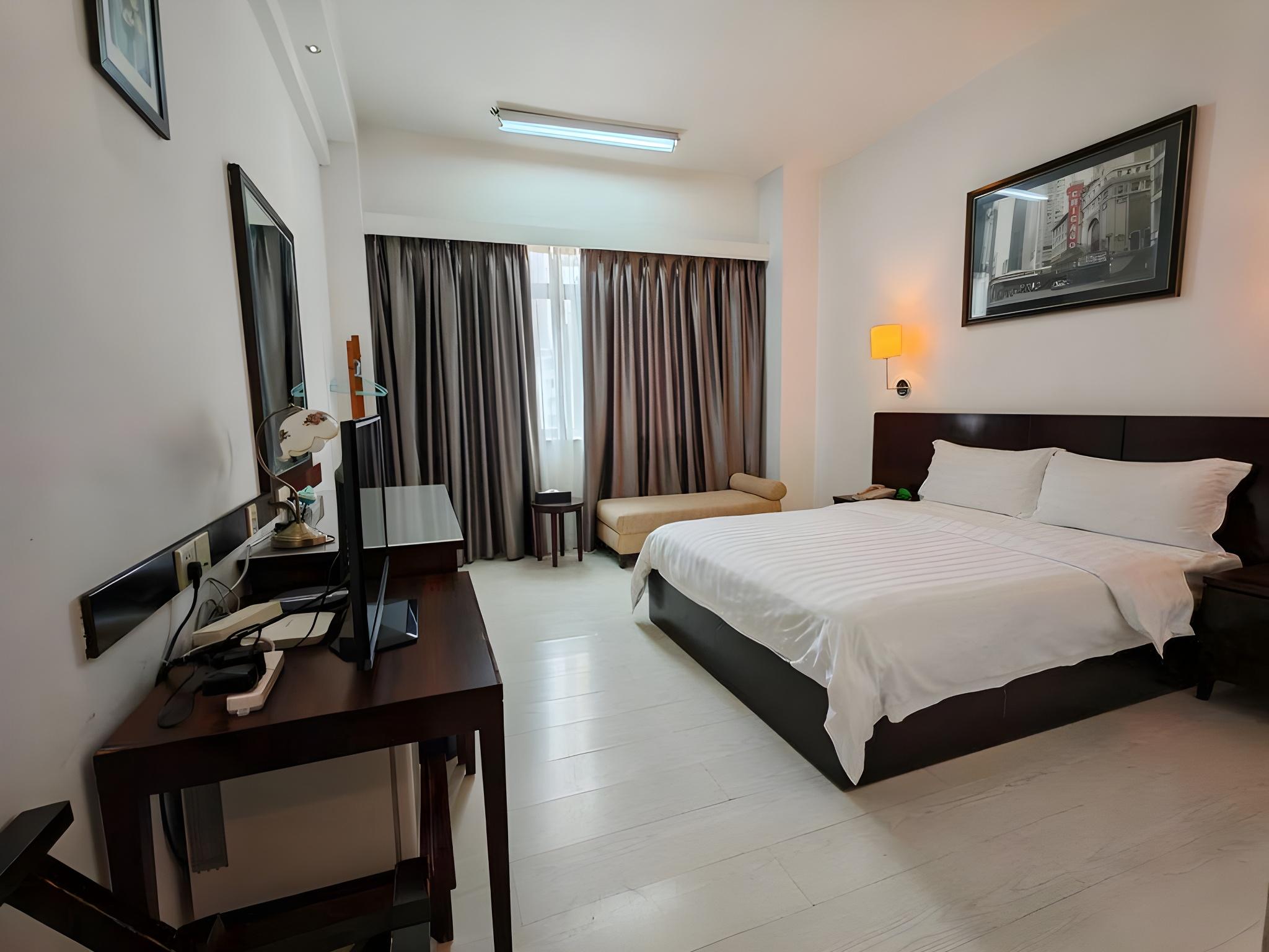 Special, Queen Bed