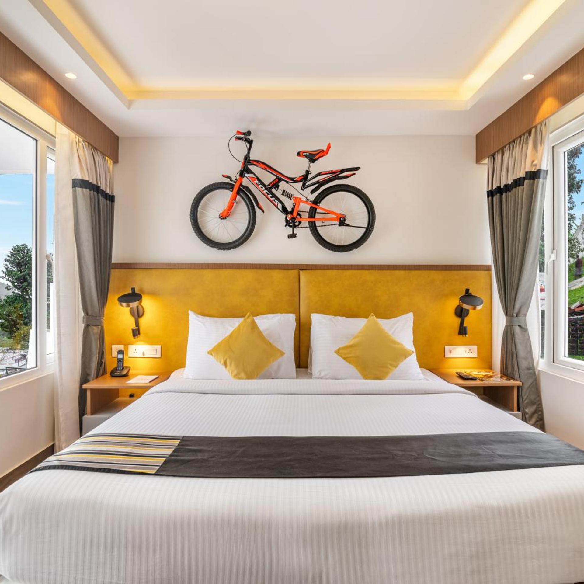 2 Bedrooms, Suite, King Bed, Valley View