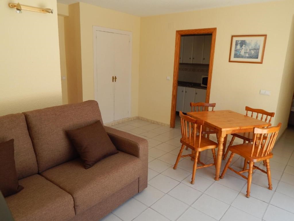 Avenida Apartments 19/35