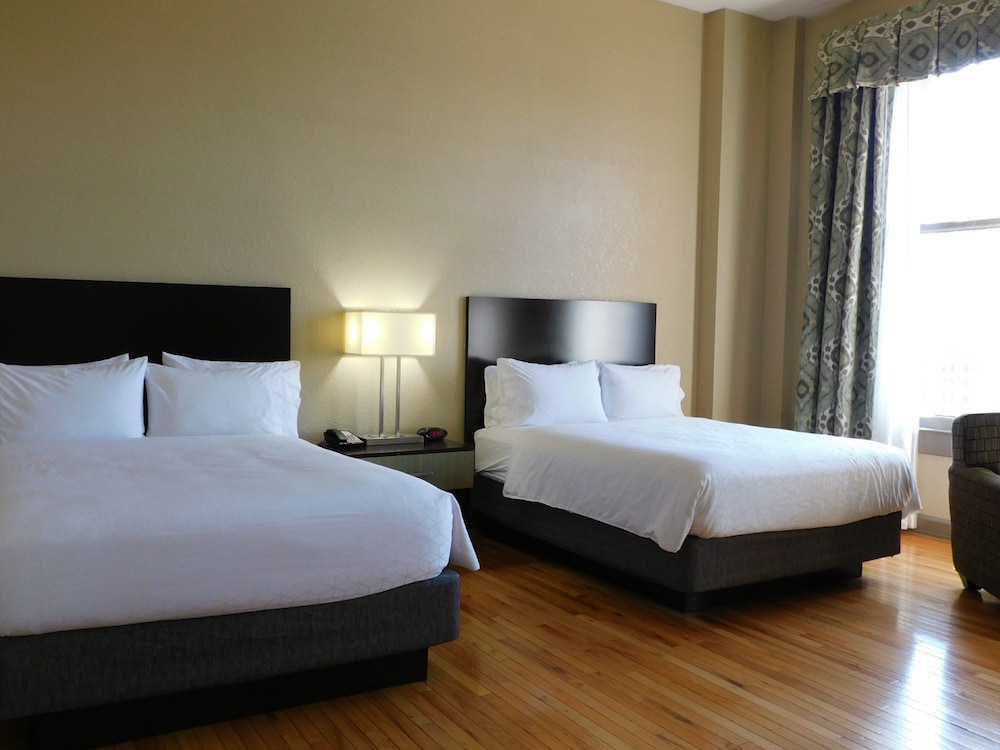 HOLIDAY INN EXPRESS CLEVELAND DOWNTOWN 11/59