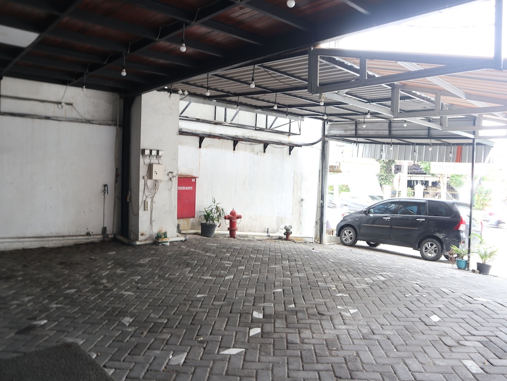 Best Hotel Kedungsari 37/42