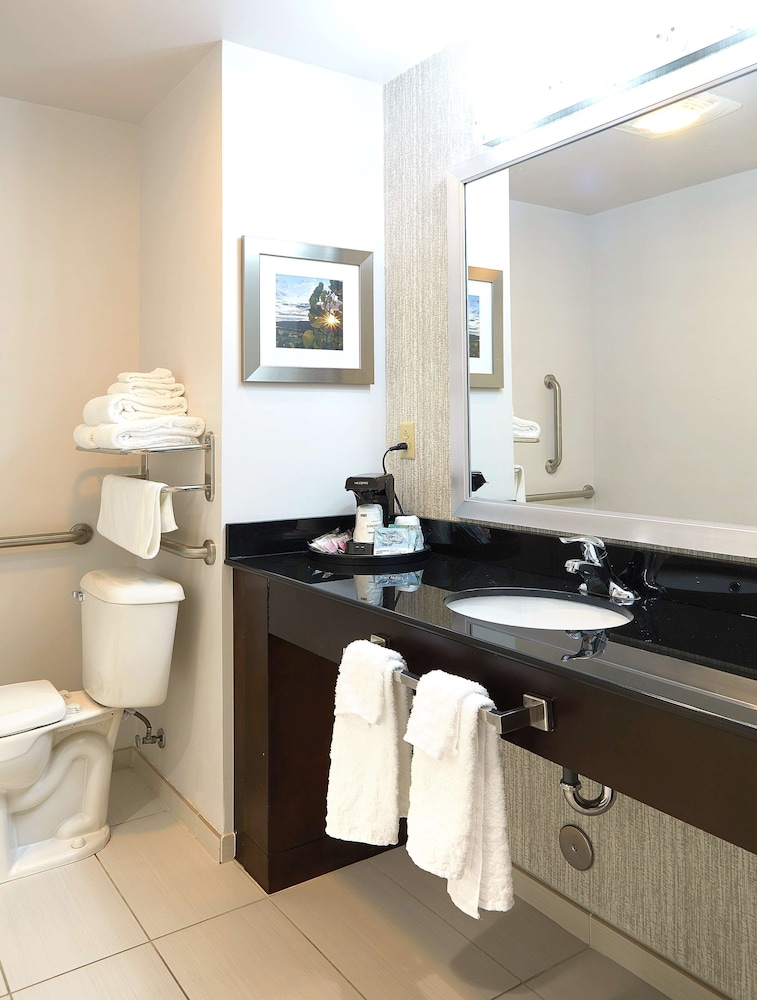 Best Western Plus The Hammondsport Hotel 16/51