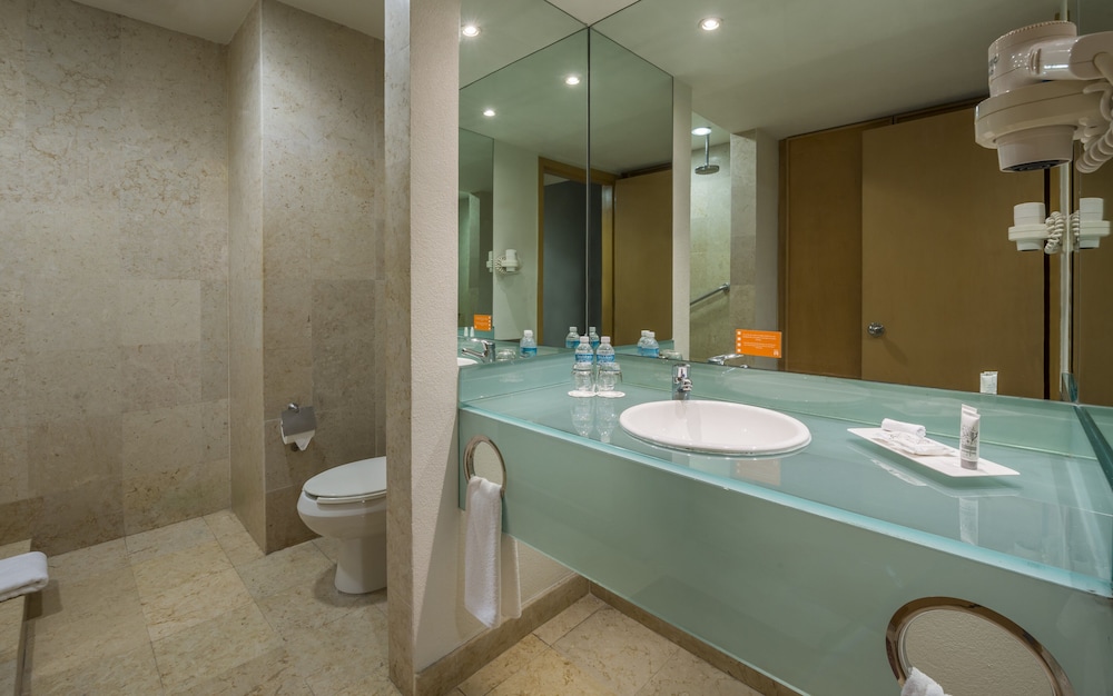 Real Inn Nuevo Laredo 54/56