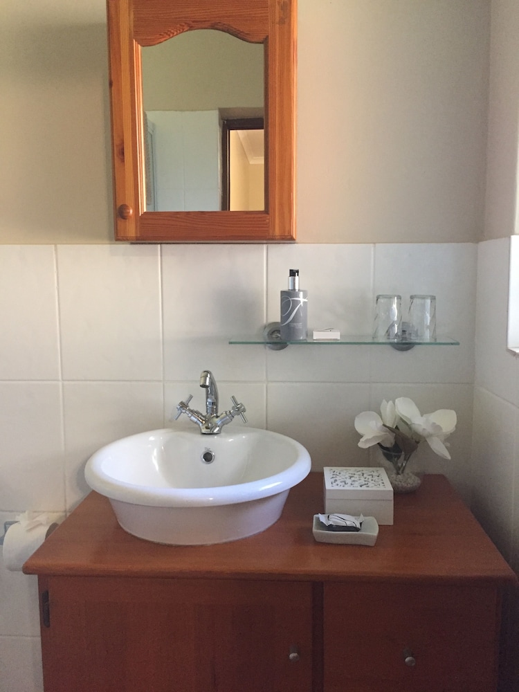 Buya Futhi Bed &amp; Breakfast 30/38