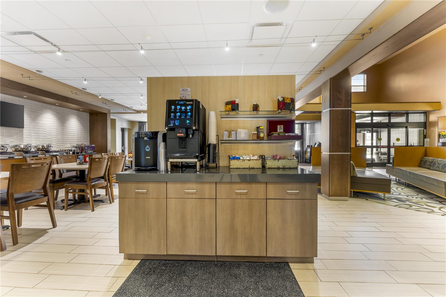 Best Western Plus Franciscan Square Inn and Suites Steubenville 40/47