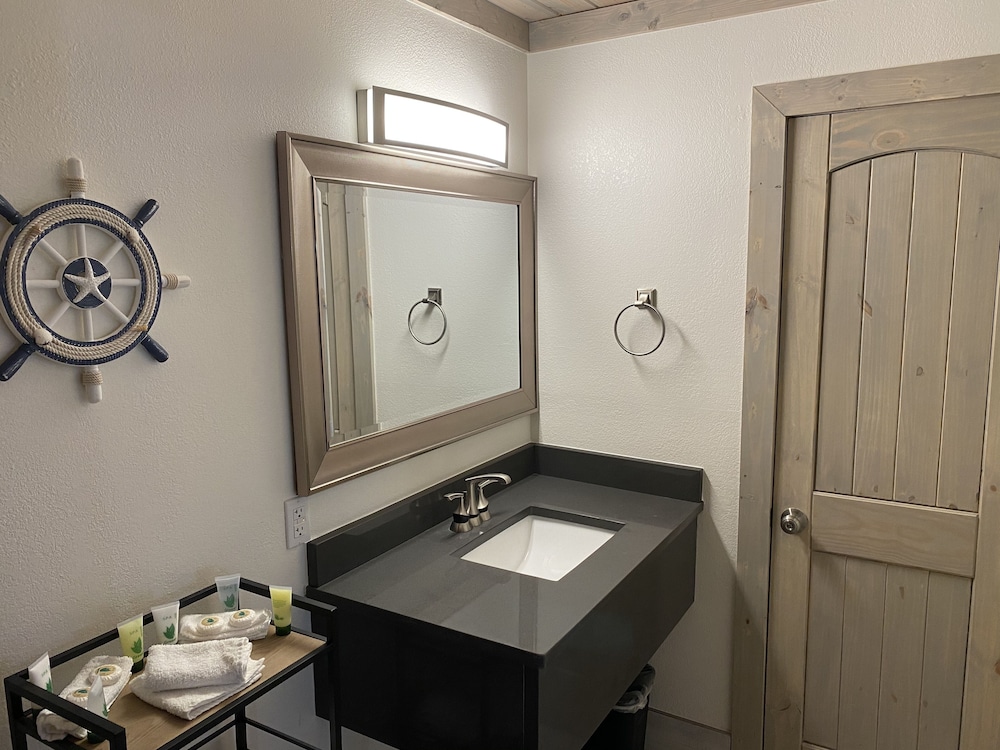 غرفة قياسية بسريرين مزدوجين، Gulf Coast Inn 9/10