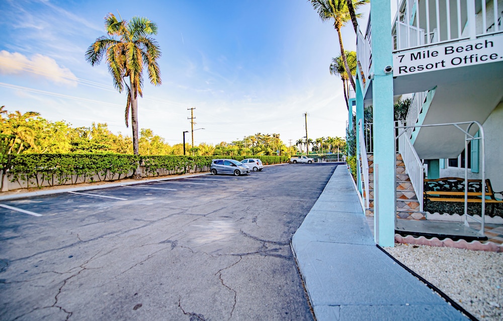 Seven Mile Beach Resort And Club 58/65