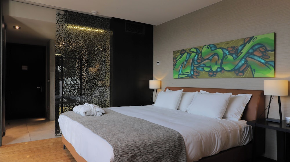 Ladera Hotel 16/50