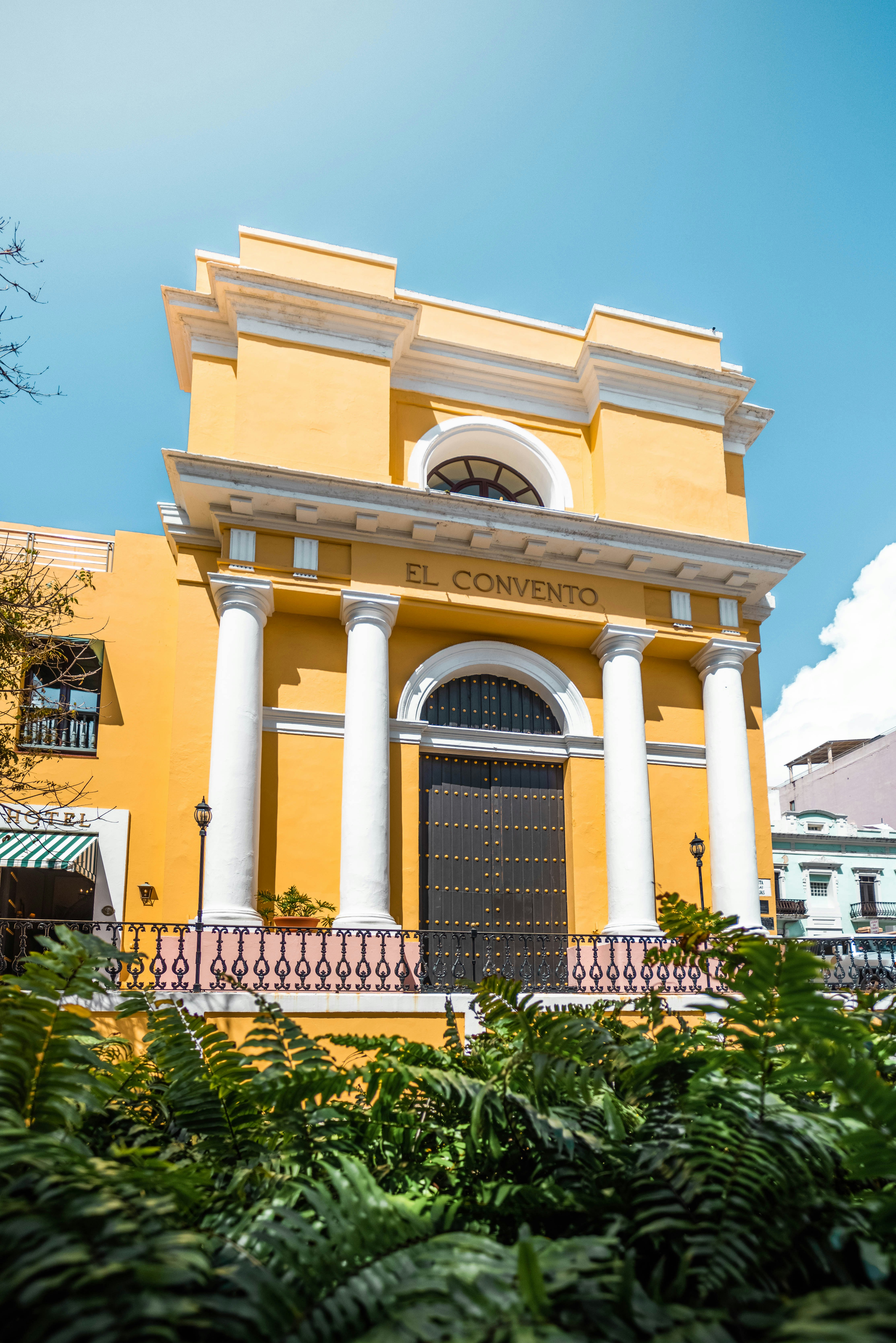 El Convento Hotel 6/75