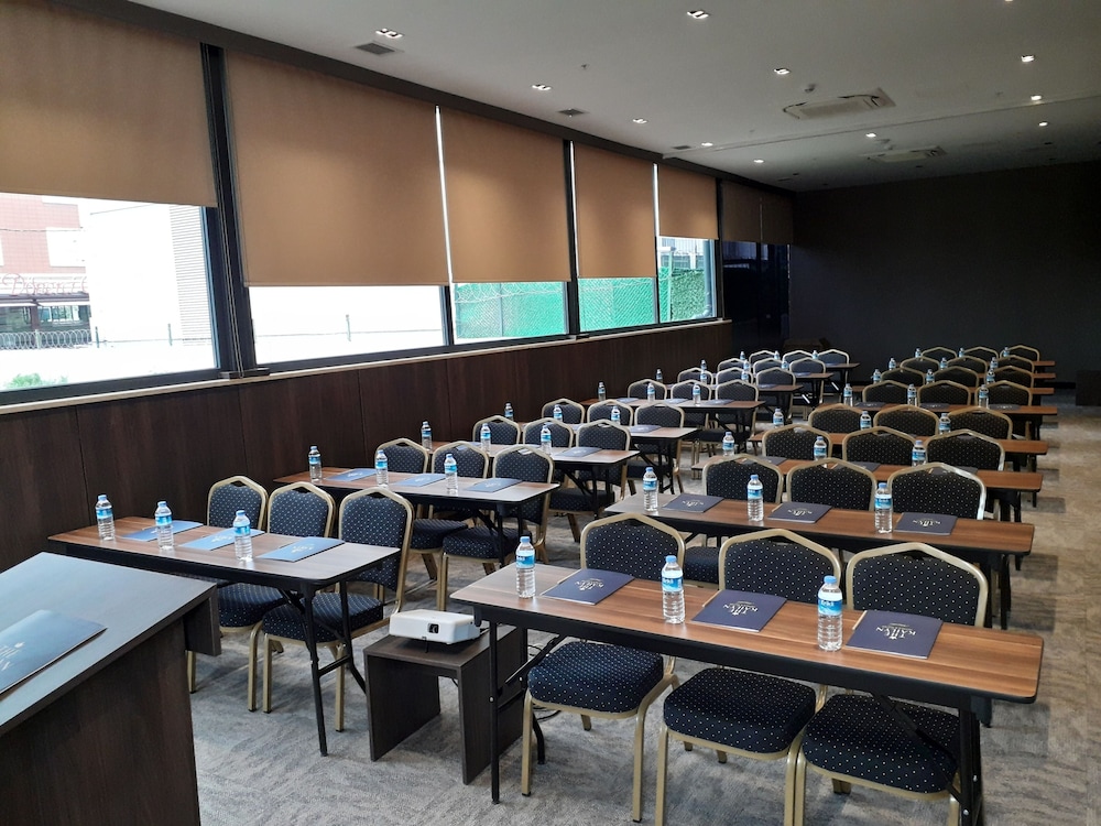 The Kailyn Hotels & Suites Atasehir 46/50